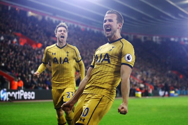 SOUTHAMPTON, ENGLAND - DECEMBER 28:  Harry Kane of Tottenham Hotspur (10) celebrates as he scores their second goal during the Premier League match between Southampton and Tottenham Hotspur at St Mary's Stadium on December 28, 2016 in Southampton, England.  (Photo by Julian Finney/Getty Images)