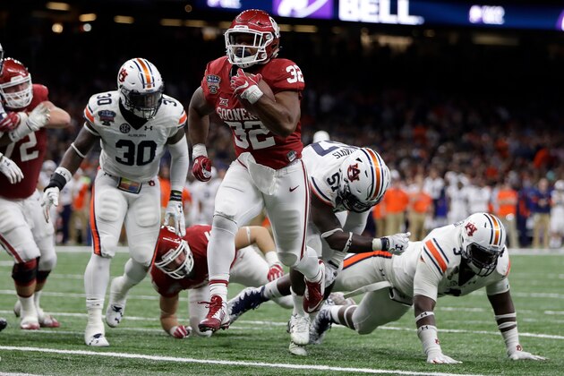 NEW ORLEANS, LA - JANUARY 02:  Samaje Perine #32 of the Oklahoma Sooners reacts after scoring a touchdown against the Auburn Tigers during the Allstate Sugar Bowl at the Mercedes-Benz Superdome on January 2, 2017 in New Orleans, Louisiana.  (Photo by Sean Gardner/Getty Images)