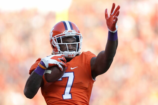 CLEMSON, SC - NOVEMBER 12:  Mike Williams #7 of the Clemson Tigers reacts after a catch against the Pittsburgh Panthers during their game at Memorial Stadium on November 12, 2016 in Clemson, South Carolina.  (Photo by Streeter Lecka/Getty Images)