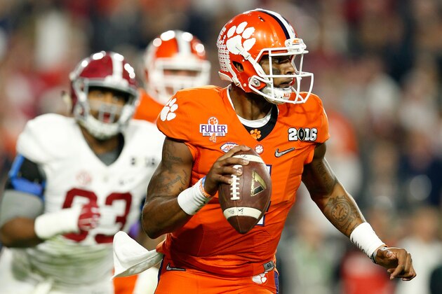 GLENDALE, AZ - JANUARY 11:  Deshaun Watson #4 of the Clemson Tigers looks to throw a pass in the first quarter against the Alabama Crimson Tide during the 2016 College Football Playoff National Championship Game at University of Phoenix Stadium on January 11, 2016 in Glendale, Arizona.  (Photo by Christian Petersen/Getty Images)