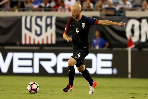 JACKSONVILLE, FL - SEPTEMBER 06:  Michael Bradley #4 of the United States makes a pass during the FIFA 2018 World Cup Qualifier against Trinidad & Tobago at EverBank Field on September 6, 2016 in Jacksonville, Florida.  (Photo by Sam Greenwood/Getty Images)