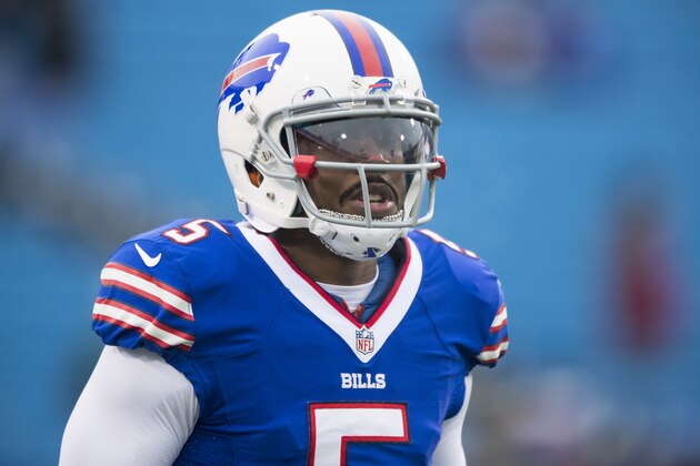 ORCHARD PARK, NY - DECEMBER 24:  Tyrod Taylor #5 of the Buffalo Bills warms up before the game against the Miami Dolphins on December 24, 2016 at New Era Field in Orchard Park, New York. Miami defeats Buffalo 34-31 in overtime.  (Photo by Brett Carlsen/Getty Images)