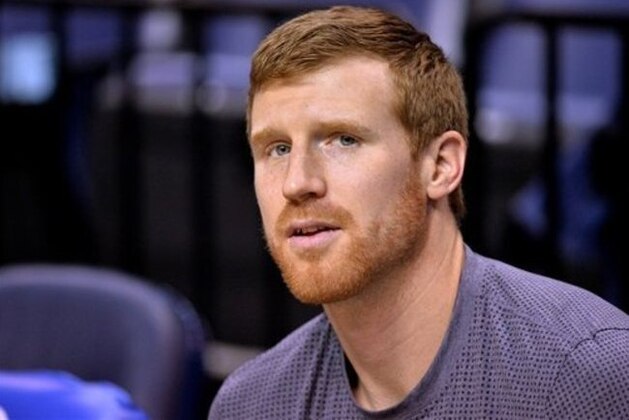 San Antonio Spurs center Matt Bonner warms up before an NBA basketball game Thursday, Dec. 3, 2015, in Memphis, Tenn. (AP Photo/Brandon Dill)
