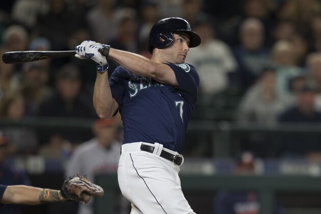 SEATTLE, WA - SEPTEMBER 17: Seth Smith #7 of the Seattle Mariners hits single off of relief pitcher Luke Gregerson #44 of the Houston Astros that scored Norichika Aoki #8 of the Seattle Mariners during the eighth inning of a game at Safeco Field on September 17, 2016 in Seattle, Washington. The Astros won the game 2-1. (Photo by Stephen Brashear/Getty Images)