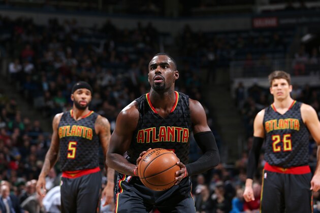 Milwaukee, WI - DECEMBER 9: Tim Hardaway Jr. #10 of the Atlanta Hawks shoots a free throw during the game against the Milwaukee Bucks on December 9, 2016 at the BMO Harris Bradley Center in Milwaukee, Wisconsin. NOTE TO USER: User expressly acknowledges and agrees that, by downloading and or using this Photograph, user is consenting to the terms and conditions of the Getty Images License Agreement. Mandatory Copyright Notice: Copyright 2016 NBAE (Photo by Gary Dineen/NBAE via Getty Images)