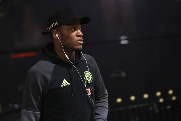 SUNDERLAND, ENGLAND - DECEMBER 14: Michy Batshuayi of Chelsea arrives at the stadiium prior to kick off during the Premier League match between Sunderland and Chelsea at Stadium of Light on December 14, 2016 in Sunderland, England. (Photo by Ian MacNicol/Getty Images) SUNDERLAND, ENGLAND - DECEMBER 14: Michy Batshuayi of Chelsea arrives at the stadiium prior to kick off during the Premier League match between Sunderland and Chelsea at Stadium of Light on December 14, 2016 in Sunderland, England. (Photo by Ian MacNicol/Getty Images)