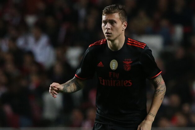 LISBON, PORTUGAL - NOVEMBER 19:  SL Benfica's defender from Sweden Victor Lindelof in action during the Portuguese Cup match between SL Benfica and CS Maritimo at Estadio da Luz on November 19, 2016 in Lisbon, Portugal.  (Photo by Gualter Fatia/Getty Images)