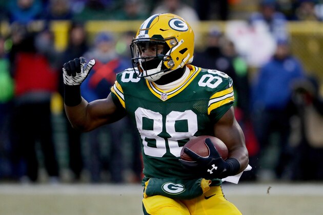 GREEN BAY, WI - JANUARY 8:  Ty Montgomery #88 of the Green Bay Packers runs with the ball in the first quarter during the NFC Wild Card game against the New York Giants at Lambeau Field on January 8, 2017 in Green Bay, Wisconsin. (Photo by Jonathan Daniel/Getty Images)