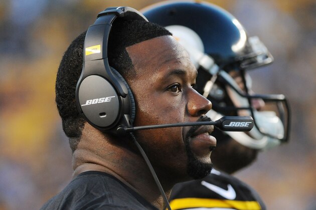 PITTSBURGH, PA - AUGUST 16:  Defensive assistant coach Joey Porter of the Pittsburgh Steelers looks on from the sideline during a preseason game against the Buffalo Bills at Heinz Field on August 16, 2014 in Pittsburgh, Pennsylvania.  The Steelers defeated the Bills 19-16.  (Photo by George Gojkovich/Getty Images)
