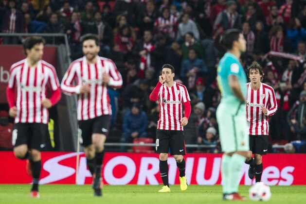 BILBAO, SPAIN - JANUARY 05: Aritz Aduriz of Athletic Club celebrates after scoring goal during the Copa del Rey Round of 16 first leg match between Athletic Club and FC Barcelona at San Mames Stadium on January 5, 2017 in Bilbao, Spain. (Photo by Juan Manuel Serrano Arce/Getty Images) BILBAO, SPAIN - JANUARY 05: Aritz Aduriz of Athletic Club celebrates after scoring goal during the Copa del Rey Round of 16 first leg match between Athletic Club and FC Barcelona at San Mames Stadium on January 5, 2017 in Bilbao, Spain. (Photo by Juan Manuel Serrano Arce/Getty Images)