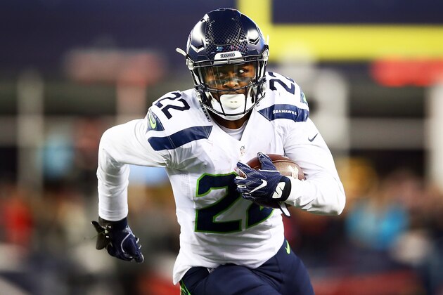 FOXBORO, MA - NOVEMBER 13:  C.J. Prosise #22 of the Seattle Seahawks carries the ball during the third quarter of a game against the New England Patriots during a game at Gillette Stadium on November 13, 2016 in Foxboro, Massachusetts.  (Photo by Adam Glanzman/Getty Images)