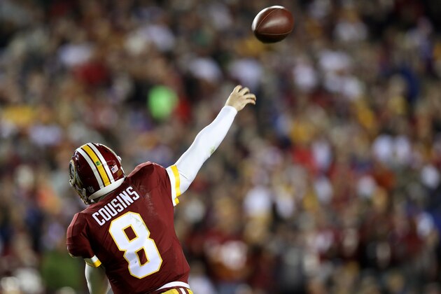 LANDOVER, MD - JANUARY 01: Quarterback Kirk Cousins #8 of the Washington Redskins passes the ball against the New York Giants in the third quarter at FedExField on January 1, 2017 in Landover, Maryland. (Photo by Rob Carr/Getty Images)