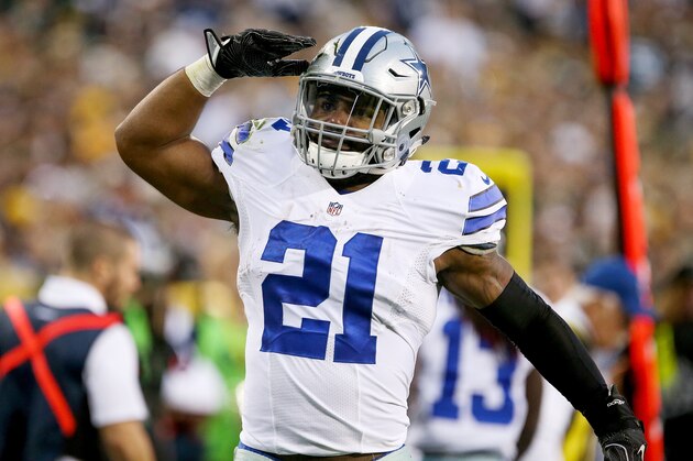 GREEN BAY, WI - OCTOBER 16: Ezekiel Elliott #21 of the Dallas Cowboys celebrates in the fourth quarter against the Green Bay Packers at Lambeau Field on October 16, 2016 in Green Bay, Wisconsin. (Photo by Dylan Buell/Getty Images) GREEN BAY, WI - OCTOBER 16: Ezekiel Elliott #21 of the Dallas Cowboys celebrates in the fourth quarter against the Green Bay Packers at Lambeau Field on October 16, 2016 in Green Bay, Wisconsin. (Photo by Dylan Buell/Getty Images)