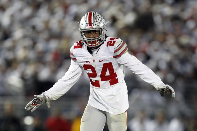 STATE COLLEGE, PA - OCTOBER 22:  Malik Hooker #24 of the Ohio State Buckeyes in action during the game against the Penn State Nittany Lions on October 22, 2016 at Beaver Stadium in State College, Pennsylvania.  (Photo by Justin K. Aller/Getty Images)