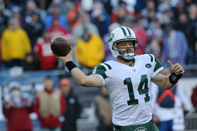 FOXBORO, MA - DECEMBER 24: Quarterback Ryan Fitzpatrick #14 of the New York Jets passes the ball against the New England Patriots at Gillette Stadium on December 24, 2016 in Foxboro, Massachusetts. (Photo by Al Pereira/Getty Images)