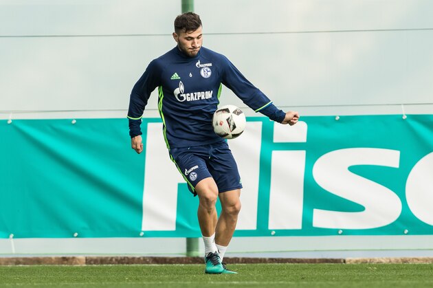 BENIDORM, SPAIN - JANUARY 06: Sead Kolasinac of Schalke in action during the Training Camp of FC Schalke 04 at Hotel Melia Villaitana on January 06, 2017 in Benidorm, Spain. (Photo by TF-Images/Getty Images)