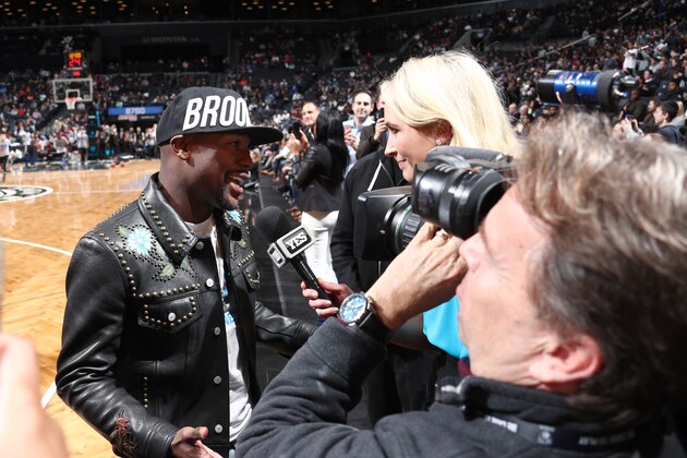 BROOKLYN, NY - JANUARY 10: Floyd Mayweather attends the game between the Atlanta Hawks and the Brooklyn Nets on January 10, 2017 at Barclays Center in Brooklyn, New York. NOTE TO USER: User expressly acknowledges and agrees that, by downloading and or using this Photograph, user is consenting to the terms and conditions of the Getty Images License Agreement. Mandatory Copyright Notice: Copyright 2017 NBAE (Photo by Nathaniel S. Butler/NBAE via Getty Images) BROOKLYN, NY - JANUARY 10: Floyd Mayweather attends the game between the Atlanta Hawks and the Brooklyn Nets on January 10, 2017 at Barclays Center in Brooklyn, New York. NOTE TO USER: User expressly acknowledges and agrees that, by downloading and or using this Photograph, user is consenting to the terms and conditions of the Getty Images License Agreement. Mandatory Copyright Notice: Copyright 2017 NBAE (Photo by Nathaniel S. Butler/NBAE via Getty Images)