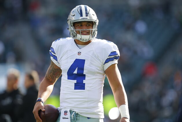 PHILADELPHIA, PA - JANUARY 01: Dak Prescott #4 warms up before a game against the Philadelphia Eagles at Lincoln Financial Field on January 1, 2017 in Philadelphia, Pennsylvania. (Photo by Rich Schultz/Getty Images)