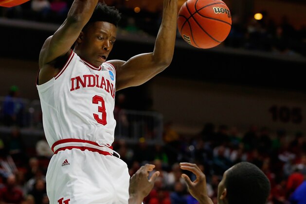 DES MOINES, IA - MARCH 17:  OG Anunoby #3 of the Indiana Hoosiers dunks against Eric Robertson #15 of the Chattanooga Mocs during the first round of the 2016 NCAA Men's Basketball Tournament at Wells Fargo Arena on March 17, 2016 in Des Moines, Iowa.  (Photo by Kevin C. Cox/Getty Images)