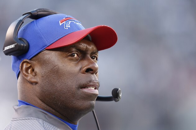 EAST RUTHERFORD, NJ - JANUARY 01:  Head coach Anthony Lynn of the Buffalo Bills stands on the sidelines against the New York Jets at MetLife Stadium on January 1, 2017 in East Rutherford, New Jersey. (Photo by Jeff Zelevansky/Getty Images)
