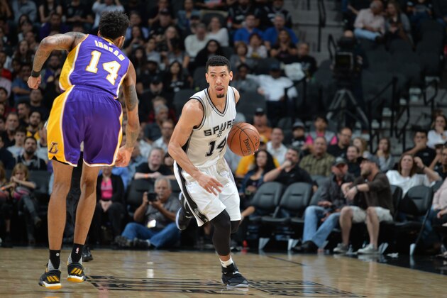 SAN ANTONIO, TX - JANUARY 12: Danny Green #14 of the San Antonio Spurs handles the ball against the Los Angeles Lakers on January 12, 2017 at the AT&T Center in San Antonio, Texas. NOTE TO USER: User expressly acknowledges and agrees that, by downloading and or using this photograph, user is consenting to the terms and conditions of the Getty Images License Agreement. Mandatory Copyright Notice: Copyright 2017 NBAE (Photos by Mark Sobhani/NBAE via Getty Images)