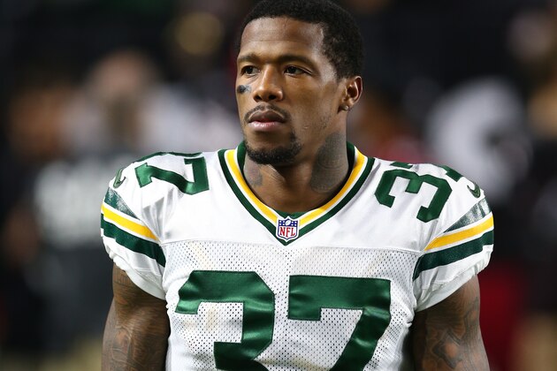 PHOENIX, AZ - JANUARY 16: Sam Shields #37 of the Green Bay Packers looks on during the game against the Arizona Cardinals at University of Phoenix Stadium on January 16, 2016 in Glendale, Arizona. The Cardinals defeated the Packers 26-20. (Photo by Rob Leiter via Getty Images) PHOENIX, AZ - JANUARY 16: Sam Shields #37 of the Green Bay Packers looks on during the game against the Arizona Cardinals at University of Phoenix Stadium on January 16, 2016 in Glendale, Arizona. The Cardinals defeated the Packers 26-20. (Photo by Rob Leiter via Getty Images)