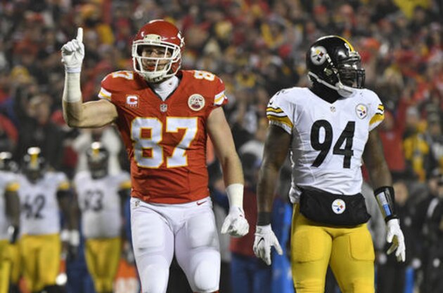 Kansas City Chiefs tight end Travis Kelce (87) celebrates during the first half of an NFL divisional playoff football game against the Pittsburgh Steelers Sunday, Jan. 15, 2017, in Kansas City, Mo. (AP Photo/Ed Zurga)