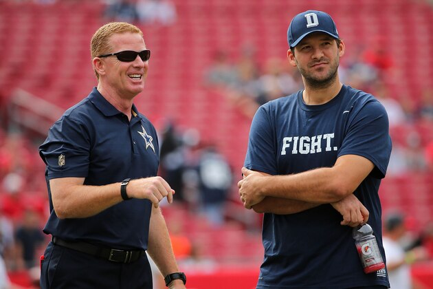 TAMPA, FL - NOVEMBER 15:  Head coach Jason Garrett and  Tony Romo #9 of the Dallas Cowboys looks on during a game against the Tampa Bay Buccaneers at Raymond James Stadium on November 15, 2015 in Tampa, Florida.  (Photo by Mike Ehrmann/Getty Images)