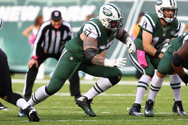 EAST RUTHERFORD, NJ - OCTOBER 23:  Brian Winters #67 of the New York Jets in action against the Baltimore Ravens during their game at MetLife Stadium on October 23, 2016 in East Rutherford, New Jersey.  (Photo by Al Bello/Getty Images)