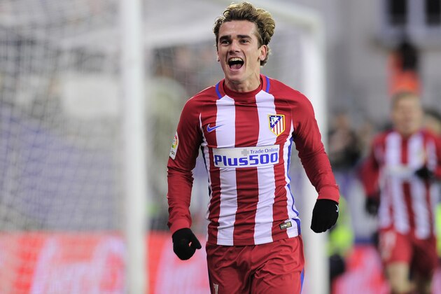 Atletico Madrid's French forward Antoine Griezmann celebrates after scoring his team's second goal during the Spanish league football match SD Eibar vs Club Atletico de Madrid at the Ipurua stadium in Eibar on January 7, 2017. / AFP / ANDER GILLENEA        (Photo credit should read ANDER GILLENEA/AFP/Getty Images)