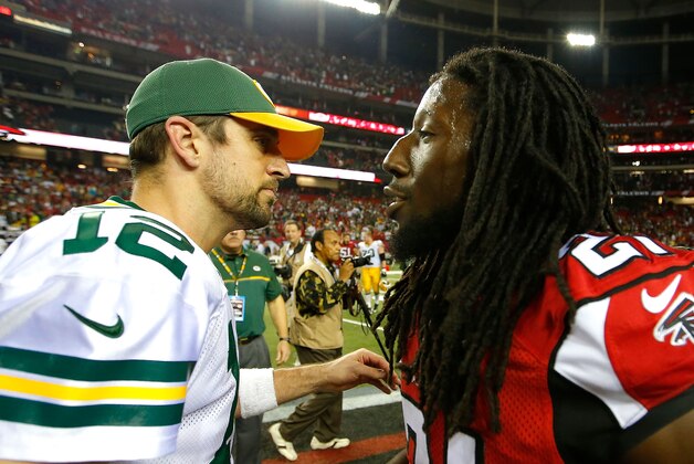 ATLANTA, GA - OCTOBER 30:  Aaron Rodgers #12 of the Green Bay Packers hugs Desmond Trufant #21 of the Atlanta Falcons after their 33-32 loss at Georgia Dome on October 30, 2016 in Atlanta, Georgia.  (Photo by Kevin C. Cox/Getty Images)