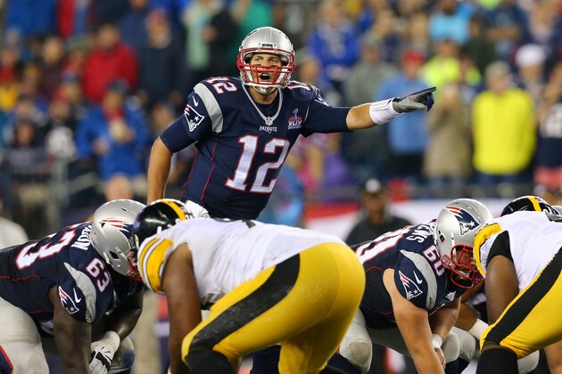 FOXBORO, MA - SEPTEMBER 10:  Tom Brady #12 of the New England Patriots gestures at the line of scrimmage in the second half against the Pittsburgh Steelers at Gillette Stadium on September 10, 2015 in Foxboro, Massachusetts.  (Photo by Maddie Meyer/Getty Images)