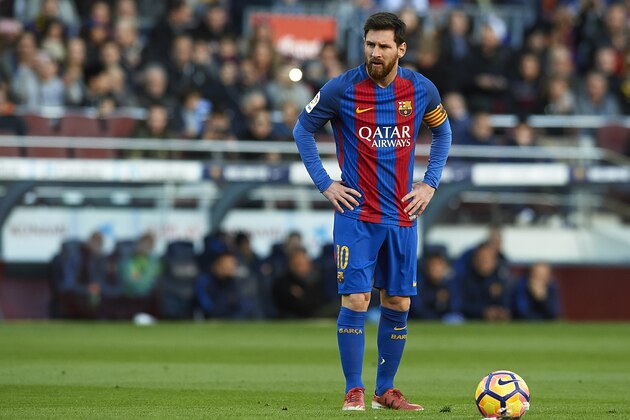 BARCELONA, SPAIN - JANUARY 14: Lionel Messi of Barcelona looks on during the La Liga match between FC Barcelona and UD Las Palmas at Camp Nou Stadium on January 14, 2017 in Barcelona, Spain. (Photo by Manuel Queimadelos Alonso/Getty Images) BARCELONA, SPAIN - JANUARY 14: Lionel Messi of Barcelona looks on during the La Liga match between FC Barcelona and UD Las Palmas at Camp Nou Stadium on January 14, 2017 in Barcelona, Spain. (Photo by Manuel Queimadelos Alonso/Getty Images)