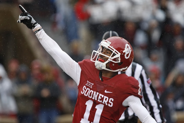 NORMAN, OK - DECEMBER 3:  Wide receiver Dede Westbrook #11 of the Oklahoma Sooners celebrates a touchdown against the Oklahoma State Cowboys December 3, 2016 at Gaylord Family-Oklahoma Memorial Stadium in Norman, Oklahoma.  (Photo by Brett Deering/Getty Images)