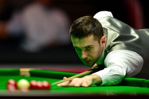 LONDON, ENGLAND - JANUARY 14:  Mark Selby of England plays a shot during his quarter final match against Ronnie O'Sullivan on England during day five of The Dafabet Masters at Alexandra Palace on January 14, 2016 in London, England.  (Photo by Dan Mullan/Getty Images)
