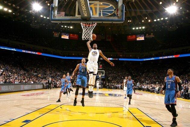OAKLAND, CA - JANUARY 18:  Kevin Durant #35 of the Golden State Warriors goes to the basket against the Oklahoma City Thunder on January 18, 2017 at ORACLE Arena in Oakland, California. NOTE TO USER: User expressly acknowledges and agrees that, by downloading and or using this photograph, user is consenting to the terms and conditions of Getty Images License Agreement. Mandatory Copyright Notice: Copyright 2017 NBAE (Photo by Nathaniel S. Butler/NBAE via Getty Images)