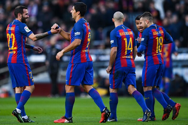 BARCELONA, SPAIN - JANUARY 14:  Luis Suarez of FC Barcelona celebrates with his team mates after scoring his team's third goal during the La Liga match between FC Barcelona and UD Las Palmas at Camp Nou stadium on January 14, 2017 in Barcelona, Spain.  (Photo by David Ramos/Getty Images)