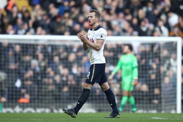 LONDON, ENGLAND - JANUARY 14:  Harry Kane of Tottenham Hotspur shows appreciation to the fans as he walks off while being subbed during the Premier League match between Tottenham Hotspur and West Bromwich Albion at White Hart Lane on January 14, 2017 in London, England.  (Photo by Julian Finney/Getty Images)