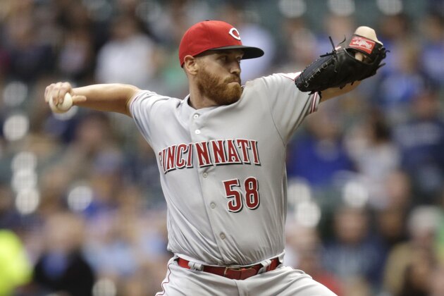 MILWAUKEE, WI - SEPTEMBER 24: Dan Straily #58 of the Cincinnati Reds pitches during the first inning against the Milwaukee Brewers at Miller Park on September 24, 2016 in Milwaukee, Wisconsin. (Photo by Mike McGinnis/Getty Images)