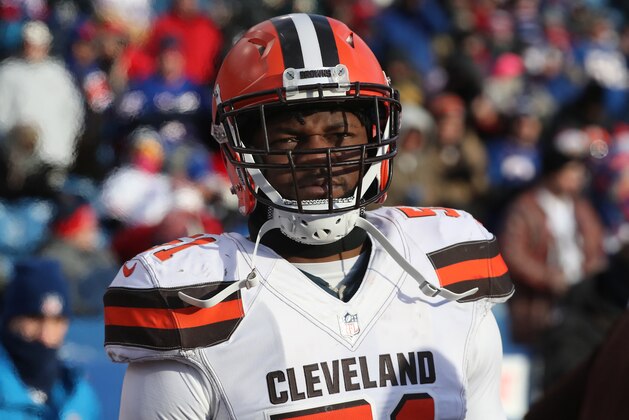 ORCHARD PARK, NY - DECEMBER 18: Jamie Collins Sr. #51 of the Cleveland Browns on the sideline during NFL game action against the Buffalo Bills at New Era Field on December 18, 2016 in Orchard Park, New York. (Photo by Tom Szczerbowski/Getty Images)