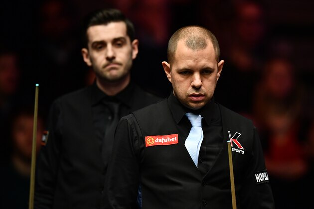 LONDON, ENGLAND - JANUARY 20:  Barry Hawkins of England (r) and Mark Selby of England look on during their quarter final match on day six of the Dafabet Masters at Alexandra Palace on January 20, 2017 in London, England. (Photo by Dan Mullan/Getty Images)