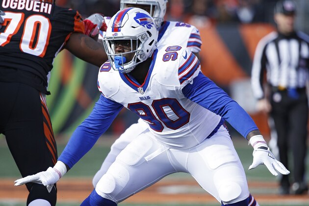 CINCINNATI, OH - NOVEMBER 20: Shaq Lawson #90 of the Buffalo Bills in action against the Cincinnati Bengals during the game at Paul Brown Stadium on November 20, 2016 in Cincinnati, Ohio. The Bills defeated the Bengals 16-12. (Photo by Joe Robbins/Getty Images)