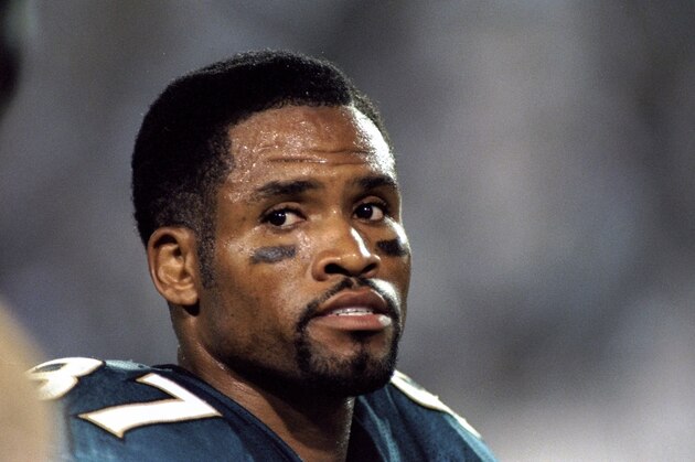 11 Oct 1998:  Wide receiver Keenan McCardell #87 of the Jacksonville Jaguars looks on during the game against the Miami Dolphins at the Alltel Stadium in Jacksonville, Florida. The Jaguars defeated the Dolphins 28-21. Mandatory Credit: Scott Halleran  /Allsport