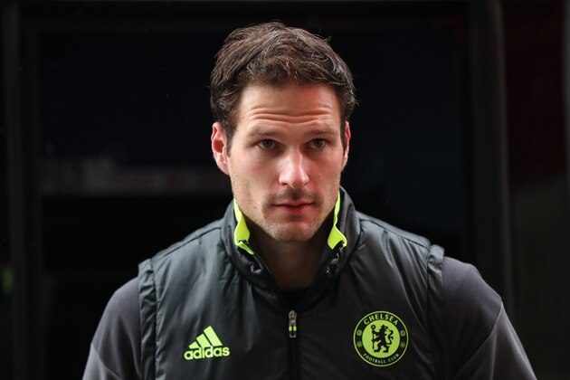 MIDDLESBROUGH, ENGLAND - NOVEMBER 20: Asmir Begovic of Chelsea arrives for the Premier League match between Middlesbrough and Chelsea at Riverside Stadium on November 20, 2016 in Middlesbrough, England.  (Photo by Ian MacNicol/Getty Images)