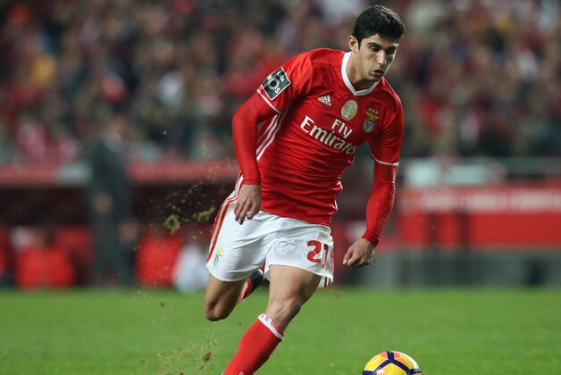 LISBON, PORTUGAL - DECEMBER 21: SL Benfica's midfielder Goncalo Guedes in action during the Primeira Liga match between SL Benfica and Rio Ave FC at Estadio da Luz on December 21, 2016 in Lisbon, Portugal.  (Photo by Gualter Fatia/Getty Images)