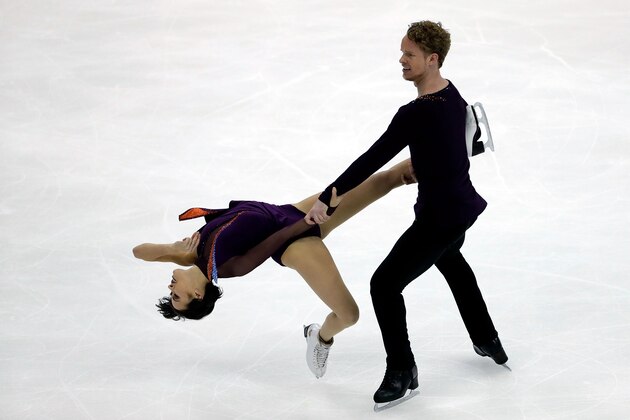KANSAS CITY, MO - JANUARY 21:  Madison Chock and Evan Bates compete in the Championship Dance Free Dance routine during the 2017 U.S. Figure Skating Championships at the Sprint Center on January 21, 2017 in Kansas City, Missouri.  (Photo by Jamie Squire/Getty Images)