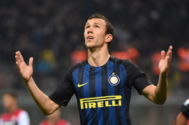 MILAN, ITALY - NOVEMBER 06:  Ivan Perisic of FC Internazionale celebrates his first goal during the Serie A match between FC Internazionale and FC Crotone at Stadio Giuseppe Meazza on November 6, 2016 in Milan, Italy.  (Photo by Pier Marco Tacca/Getty Images)