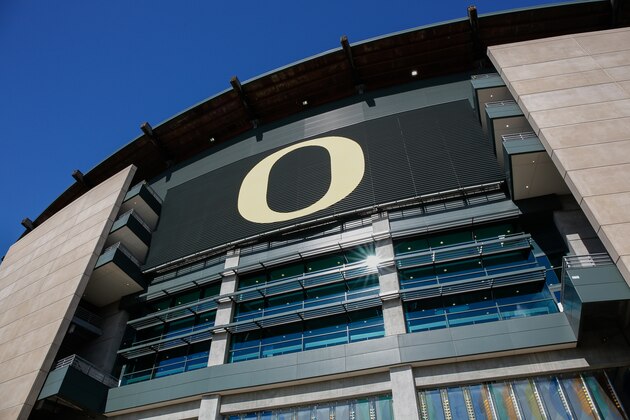 EUGENE, OR - OCTOBER 08:  A general view prior to the game between the Oregon Ducks and the Washington Huskies on October 8, 2016 at Autzen Stadium in Eugene, Oregon.  (Photo by Otto Greule Jr/Getty Images)