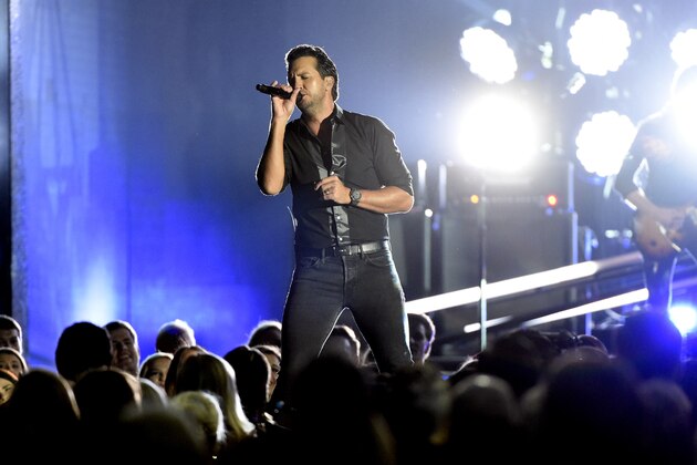 NASHVILLE, TN - NOVEMBER 02:  Luke Bryan performs onstage at the 50th annual CMA Awards at the Bridgestone Arena on November 2, 2016 in Nashville, Tennessee.  (Photo by Gustavo Caballero/Getty Images)