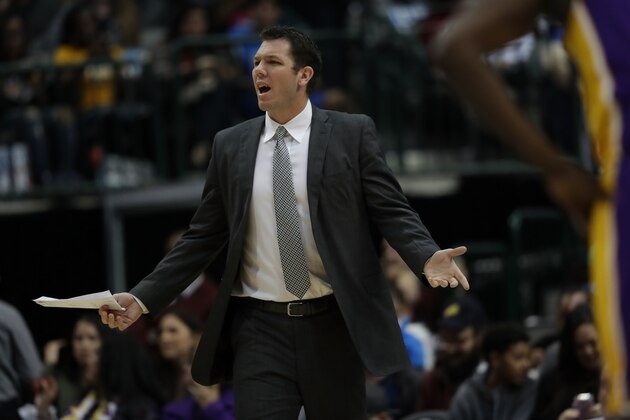 DALLAS, TX - JANUARY 22:  Luke Walton of the Los Angeles Lakers during play against the Dallas Mavericks at American Airlines Center on January 22, 2017 in Dallas, Texas.  NOTE TO USER: User expressly acknowledges and agrees that, by downloading and or using this photograph, User is consenting to the terms and conditions of the Getty Images License Agreement.  (Photo by Ronald Martinez/Getty Images)